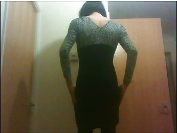 女装したヤリマンが新しいドレスを見せる
 #23021962