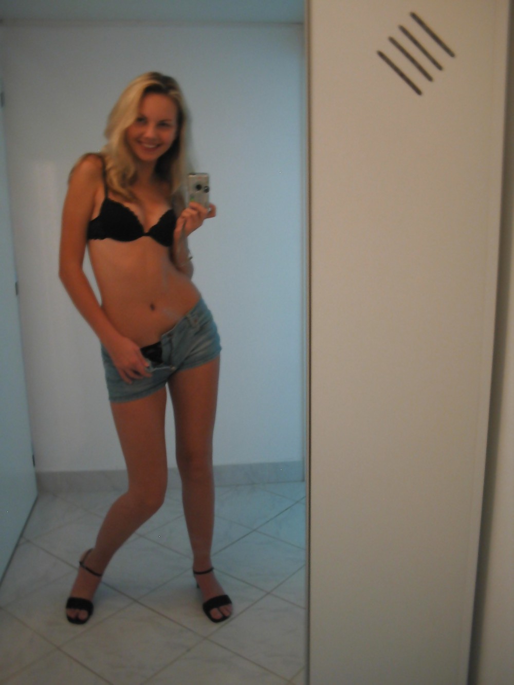 Cuties pose 1
 #36371008