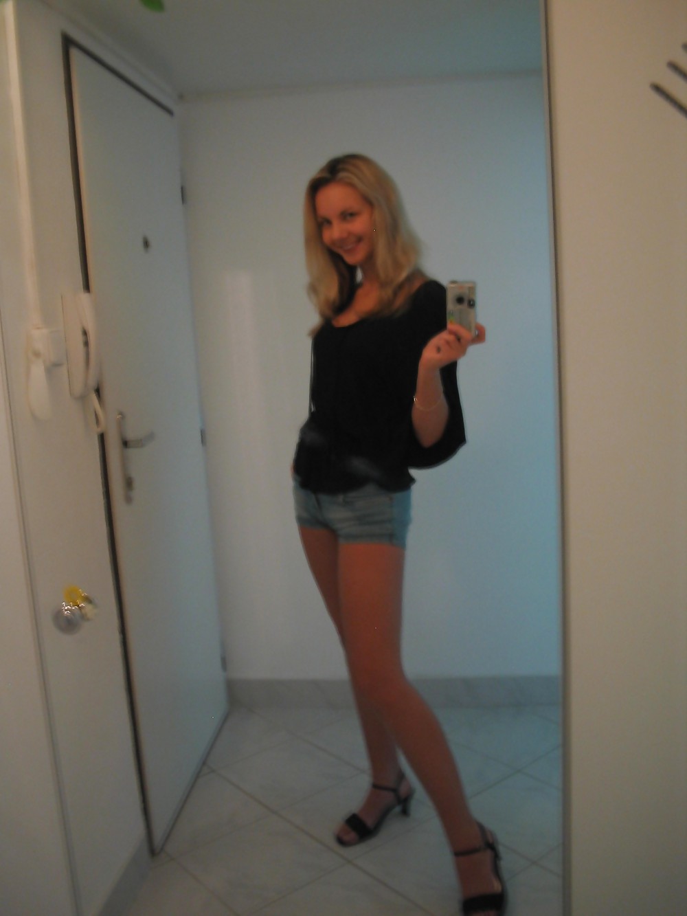 Cuties pose 1
 #36371089