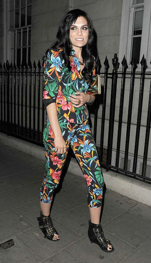 Jessie j 
 #26885348