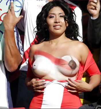 Football fans flashing tetas de aficionadas #36304892