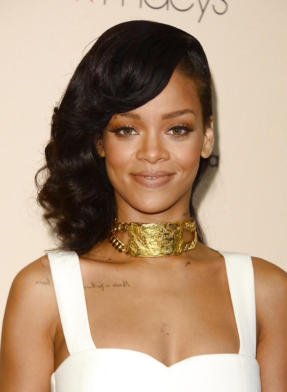 Rihanna
 #40128665