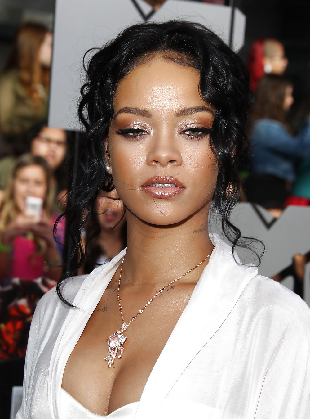 Rihanna #40128702