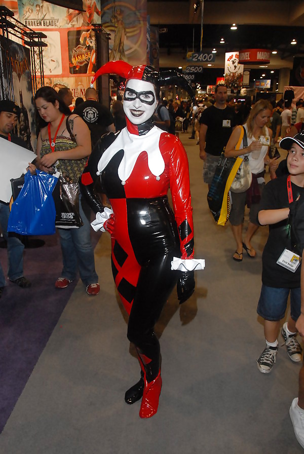 Mi fetiche de harley quinn y catwoman
 #40555313