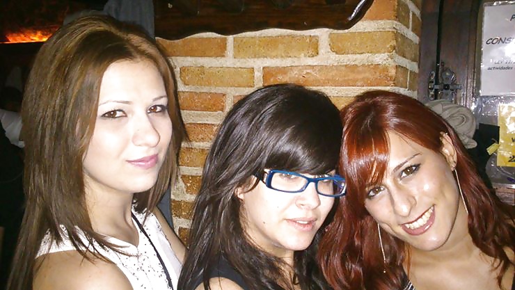 Yooo y amigas
 #40617405