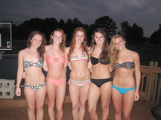 Pretty bikini teens. Which would you fuck and how? #39101525