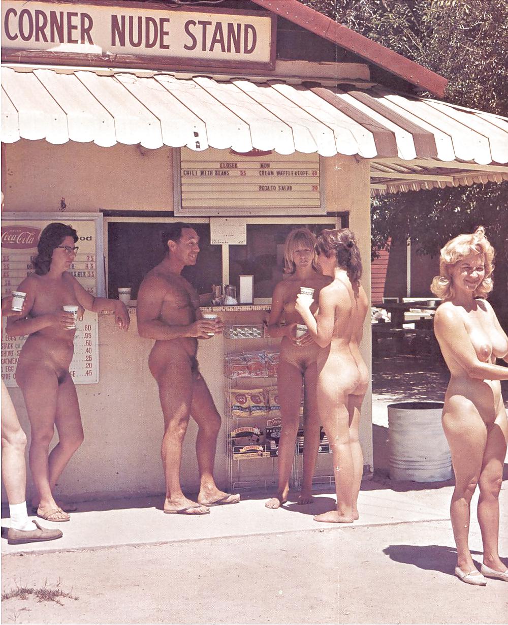 Nudo e senza vergogna - rivista nudista d'epoca
 #24241671