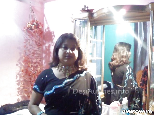 Bangladeshi aunty photos with her babes #26104037