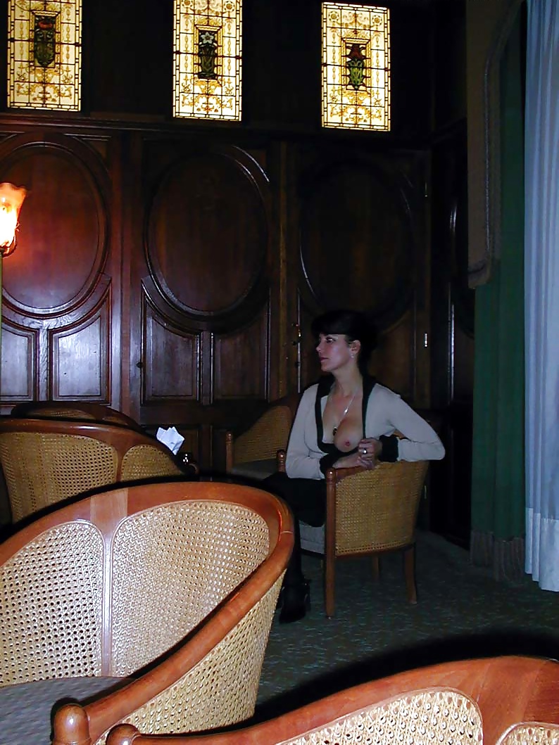 Nadine francesa exhibiéndose en el hotel 2002
 #27099128