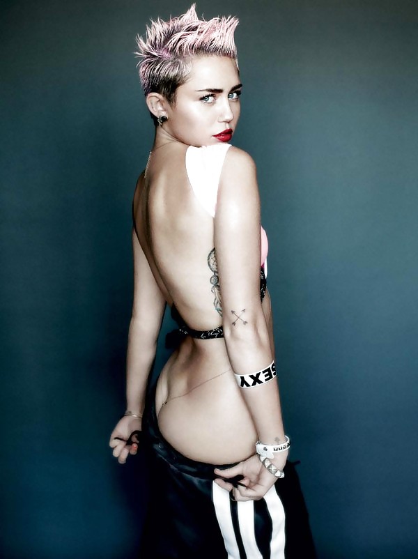 Miley cyrus pezones
 #35893212