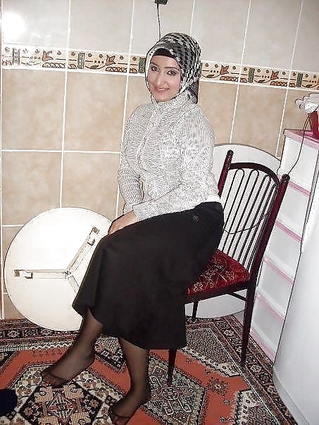 Arab Nylon Hijabis #30112417