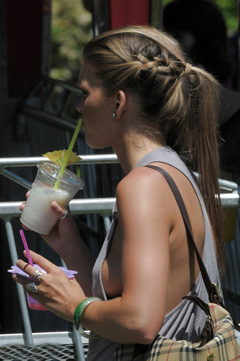 Candids - braless y más
 #40962633