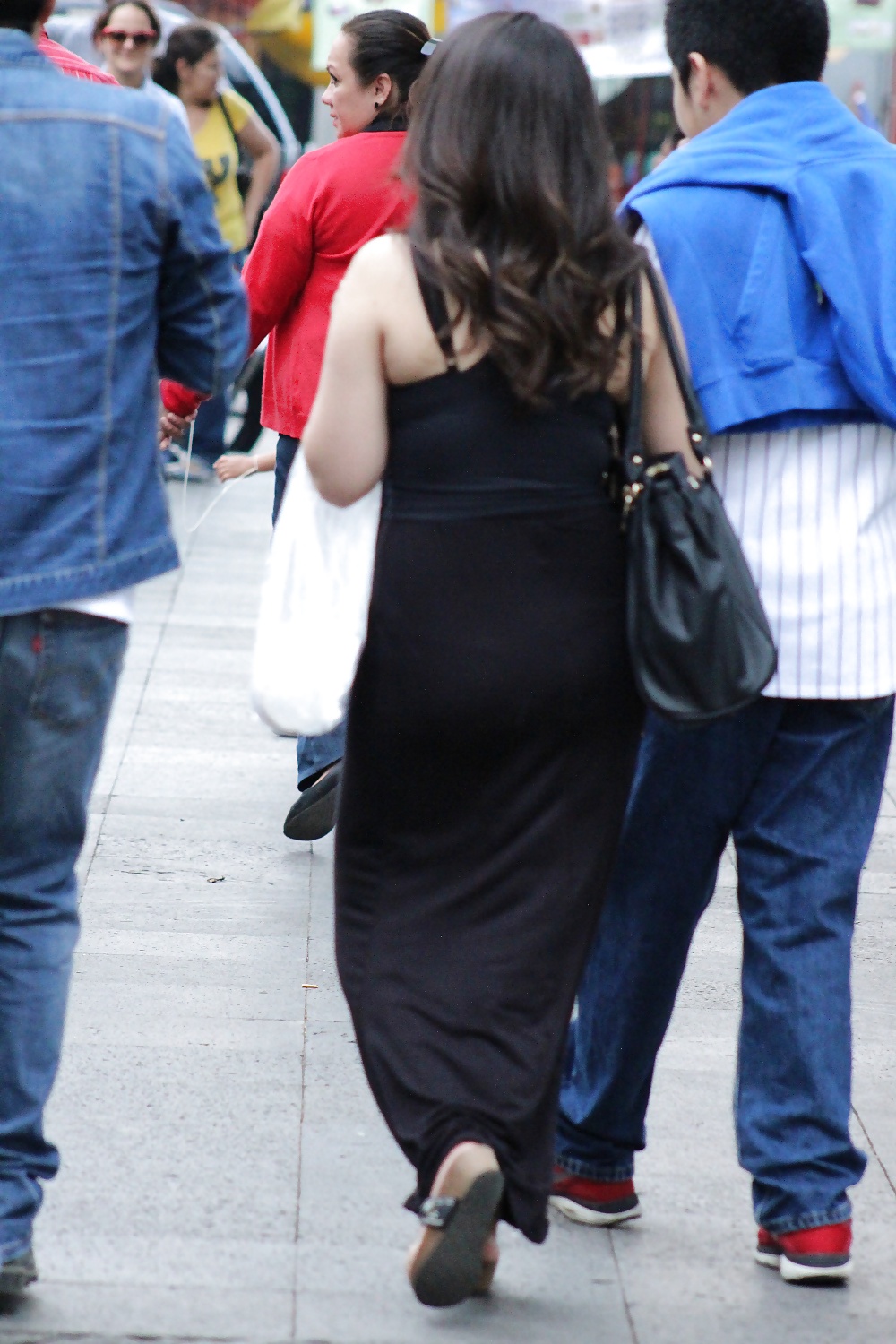 Vestido negro (marcando)
 #30289881