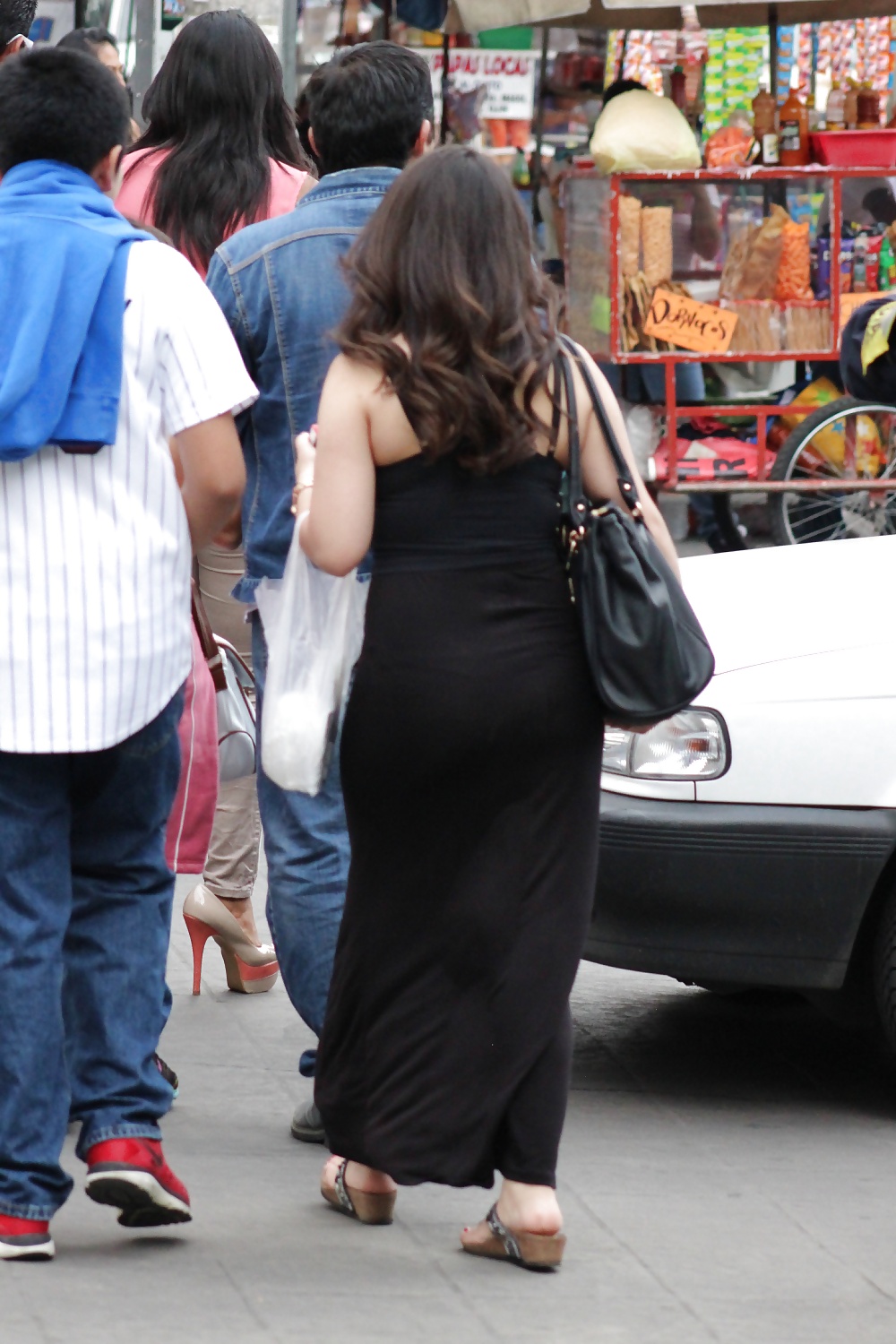 Vestido negro (marcando)
 #30289941