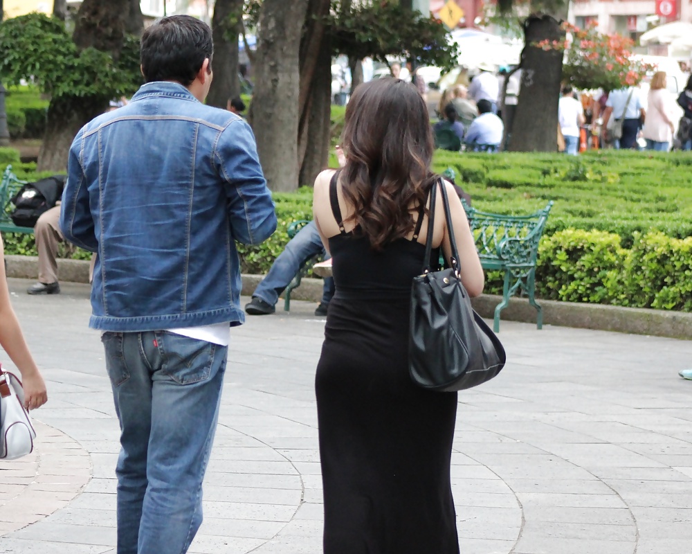 Vestido negro (marcando)
 #30290159