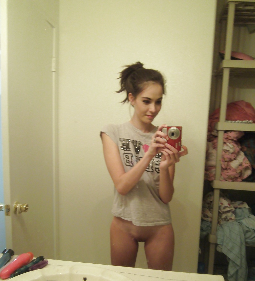 Mirror Girls 17: Sexy Teen Self Shots #28885058