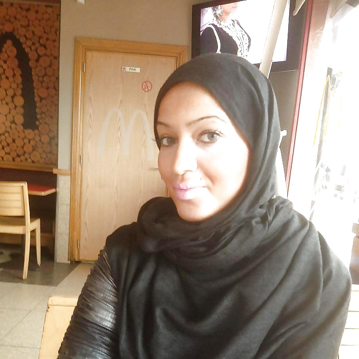 Sexy hijab girl - fake 
 #26348384