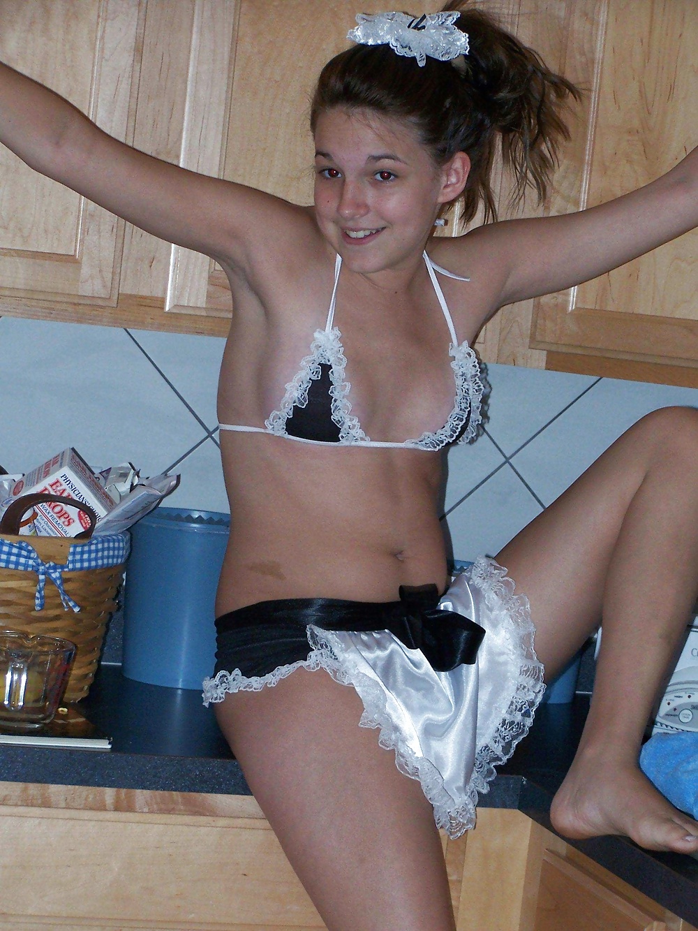 Teen Maid Cleans the House #29061023