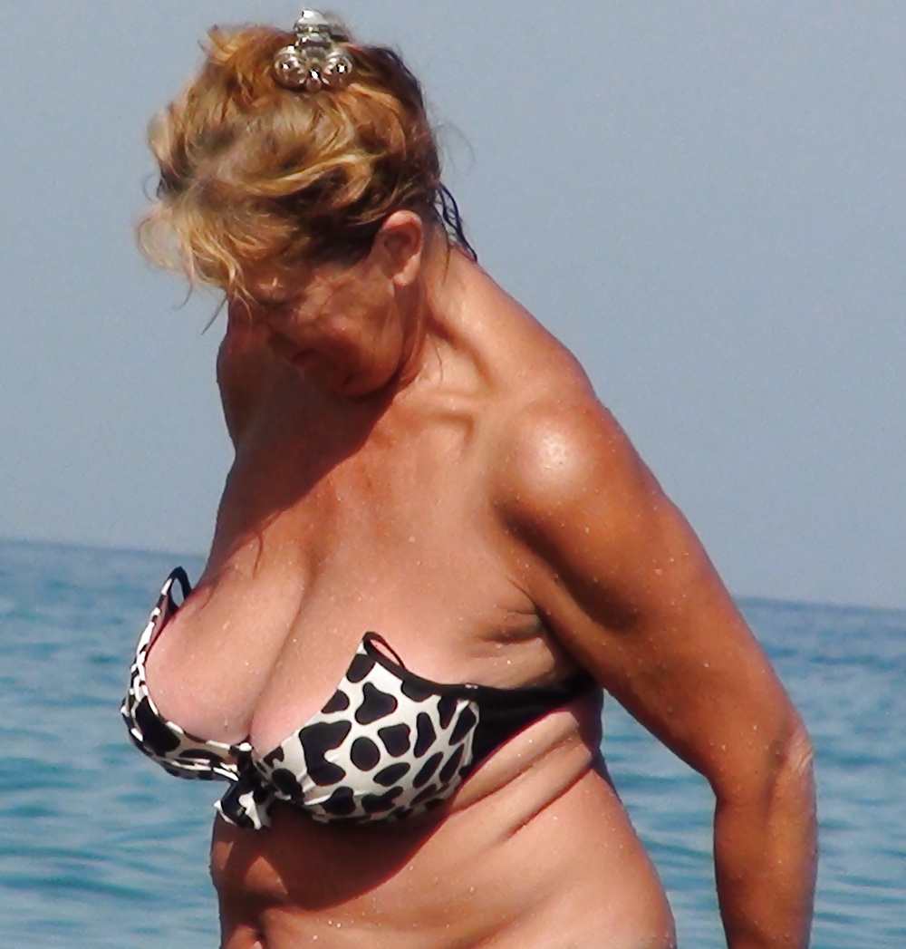 Candid Busty Beach Granny #32618031