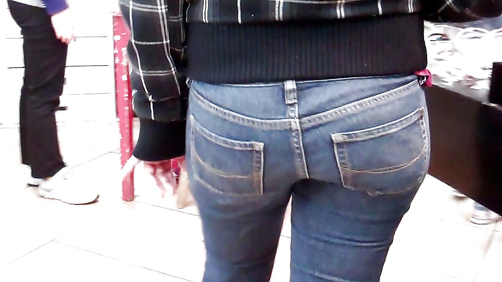 Grandes culos en jeans ajustados
 #31142270