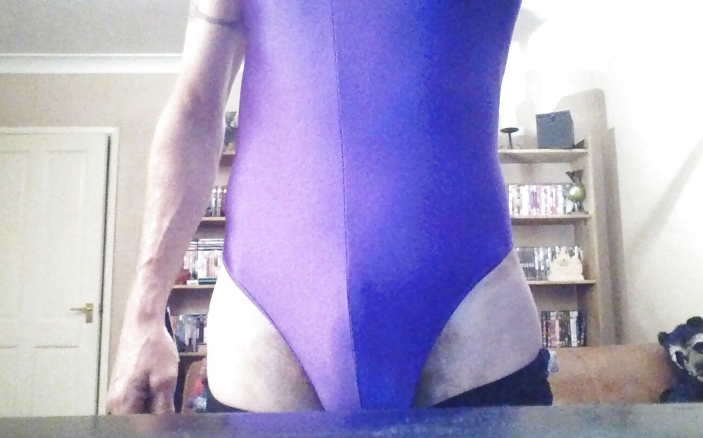 ランニングタイツと紫のレオタードのオナニー
 #26293521