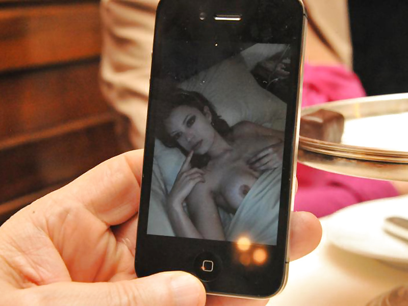 Sara Tommasi flashing in public #33579313