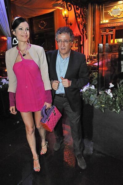 Sara tommasi flashing in public
 #33579366