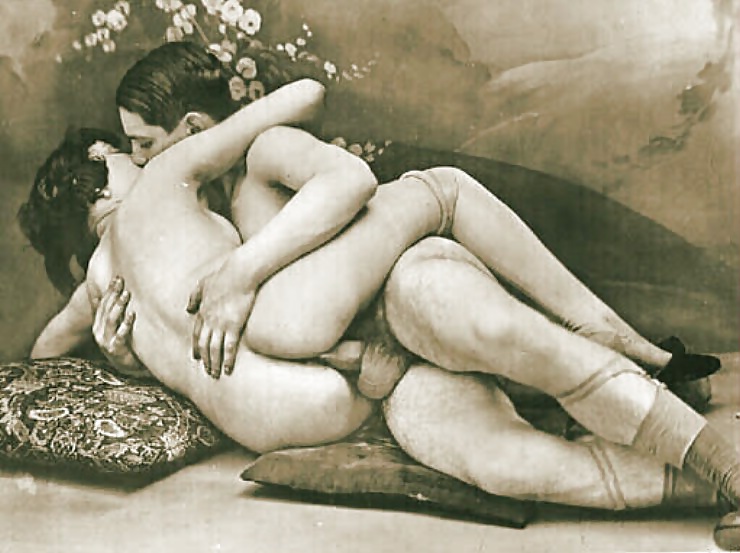 Mujeres vintage con axilas peludas
 #40253014