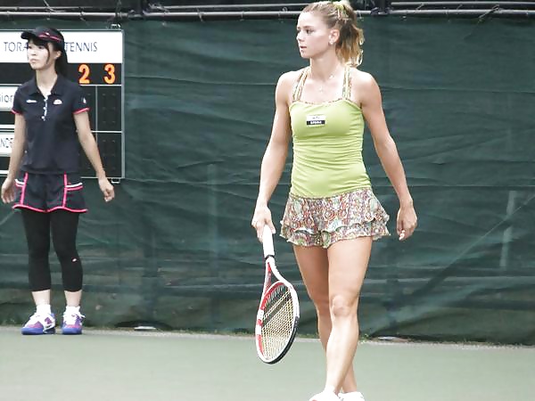 Me parece que camila giorgi es muy follable 
 #27511947