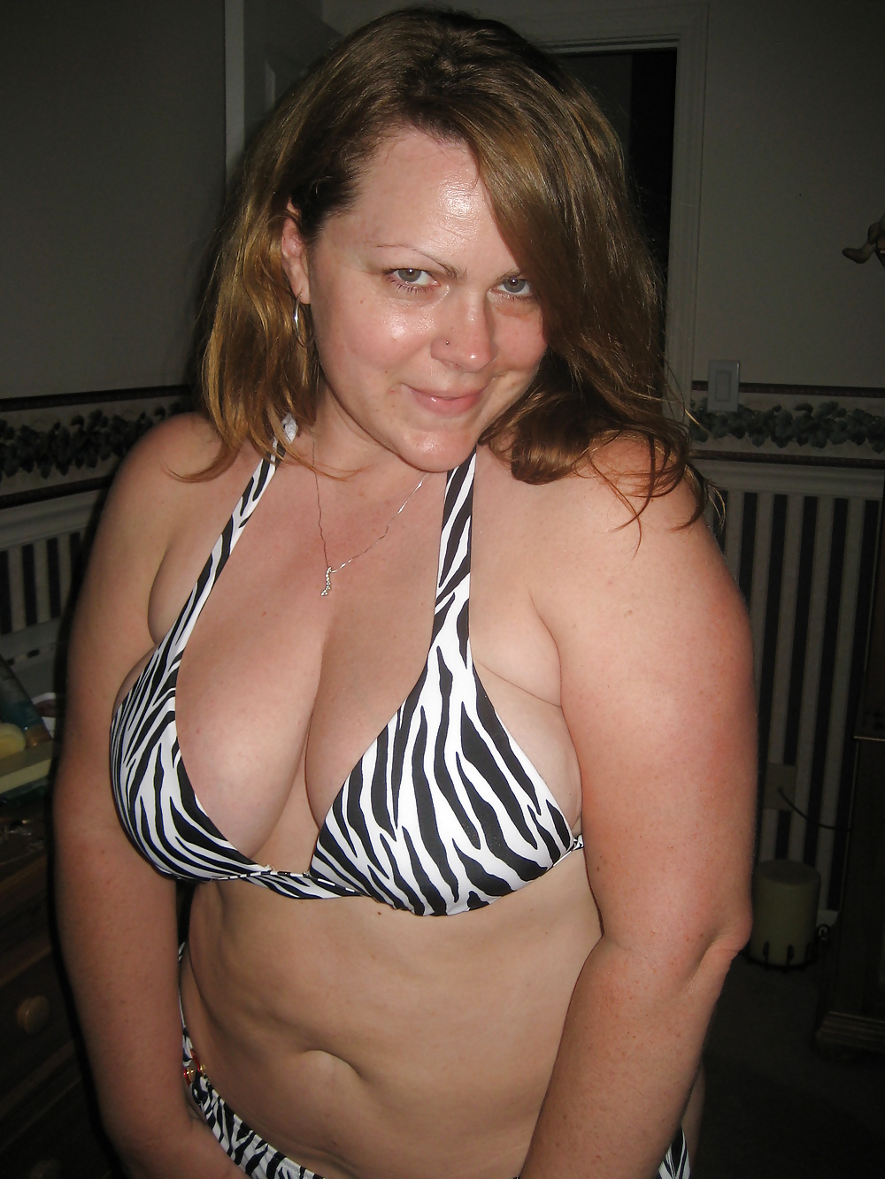 Señora gorda puta en su bikini victoria's secret
 #32119602