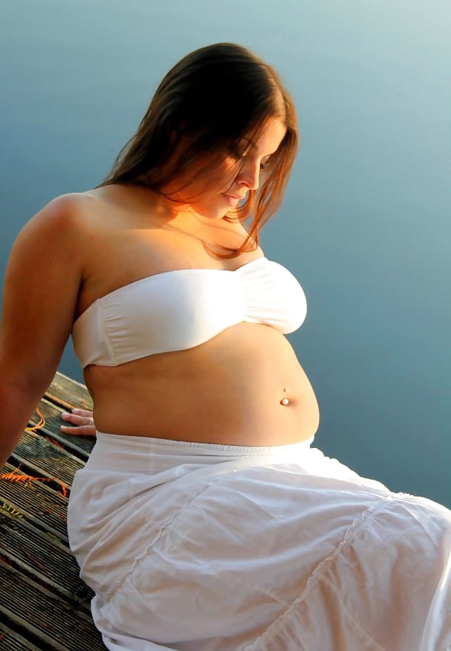 Emmeline enceinte-pregnant 
 #25522714