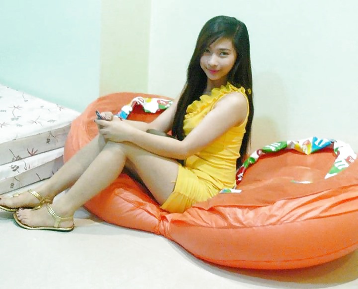 Muy linda modelo filipina joven y virgen (¿cómo te la vas a follar?)
 #35564035