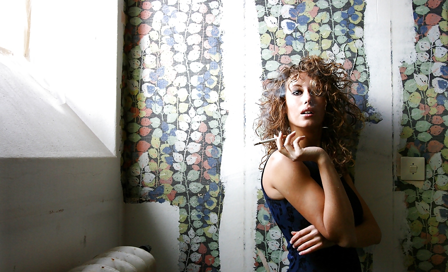 Fumando 64
 #37940372