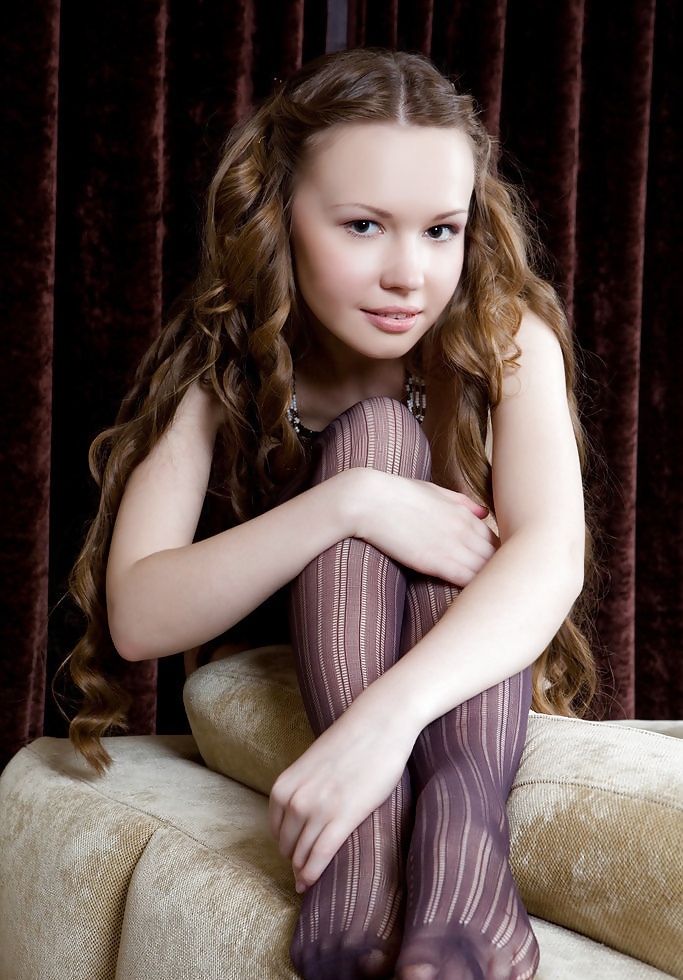 Teenie 569
 #24876697