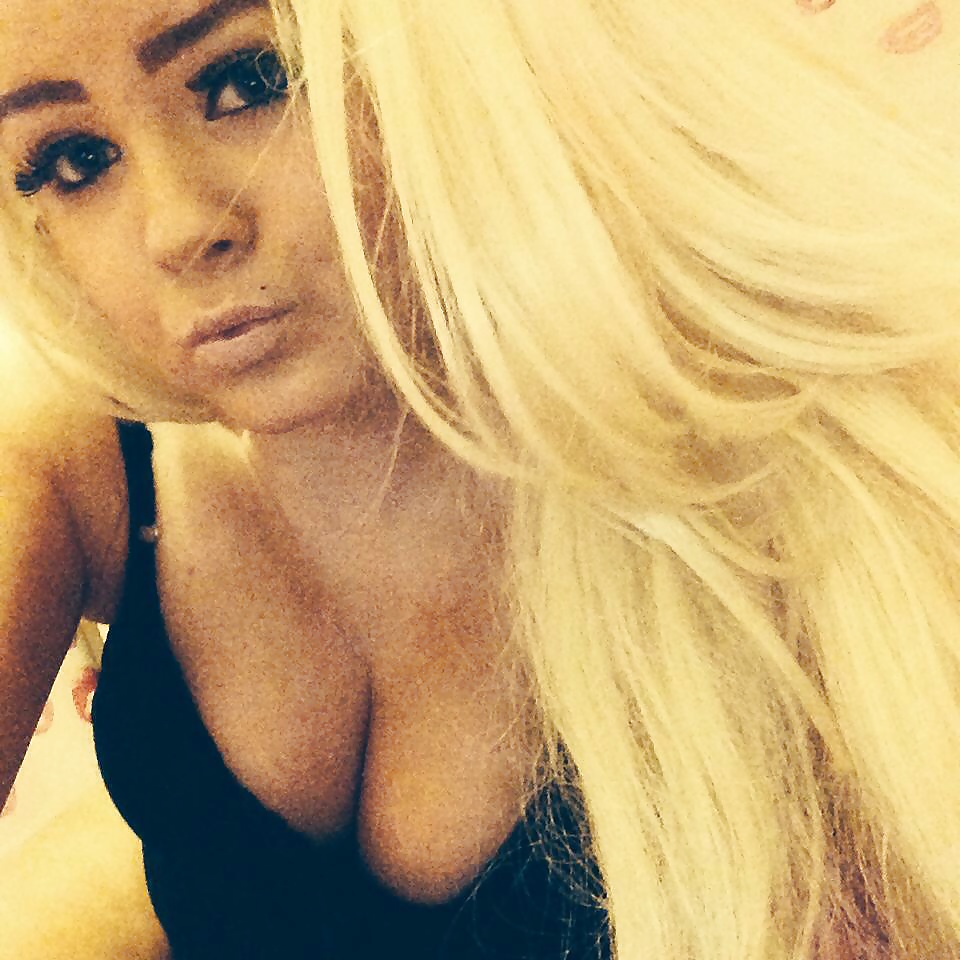 Teen Sheffield Chav Sexy slag (Loads of pics) British uk  #39505562