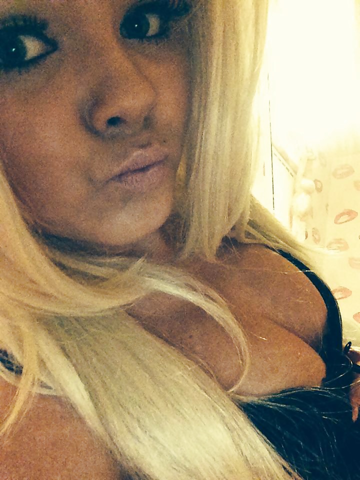 Teen Sheffield Chav Sexy slag (Loads of pics) British uk  #39505686