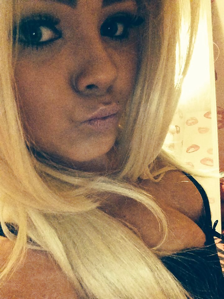 Teen Sheffield Chav Sexy slag (Loads of pics) British uk  #39505695