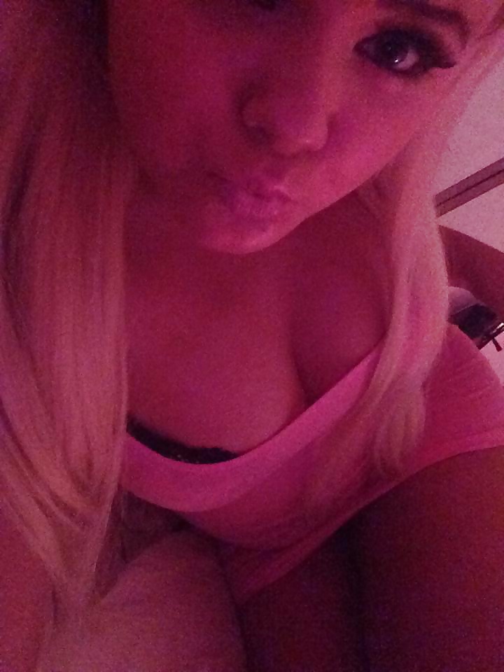 Teen Sheffield Chav Sexy slag (Loads of pics) British uk  #39506404