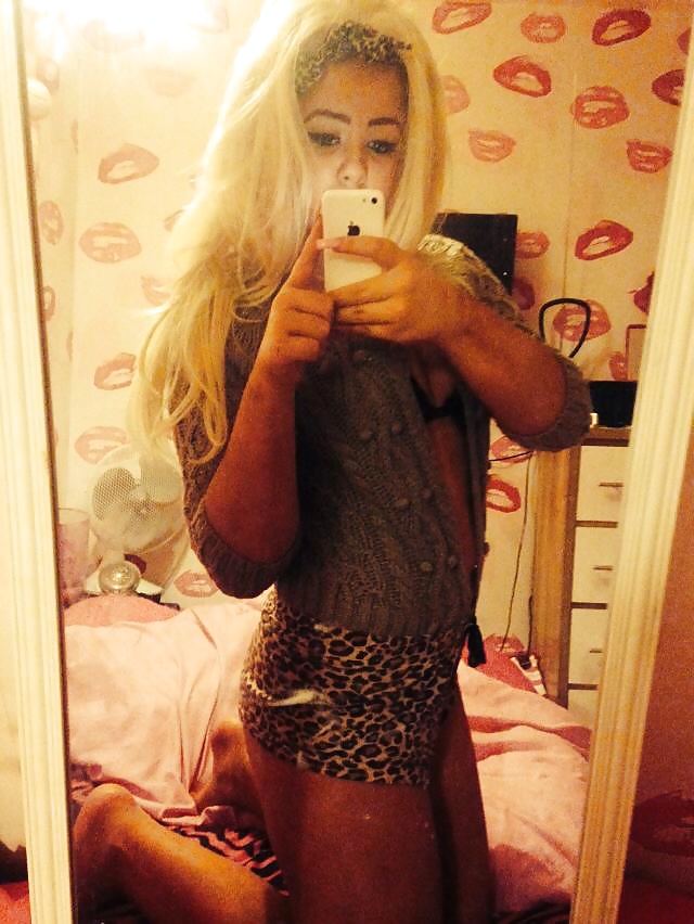 Teen sheffield chav sexy slag (un sacco di foto) british uk 
 #39506438