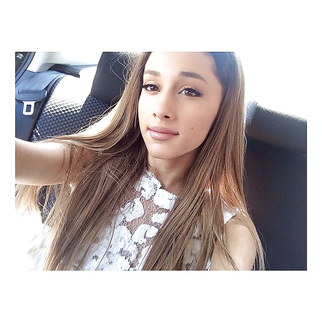 Ariana grande
 #32059813