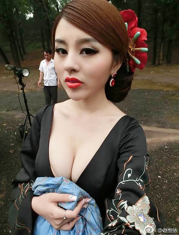 Chinese girl big boobs pic