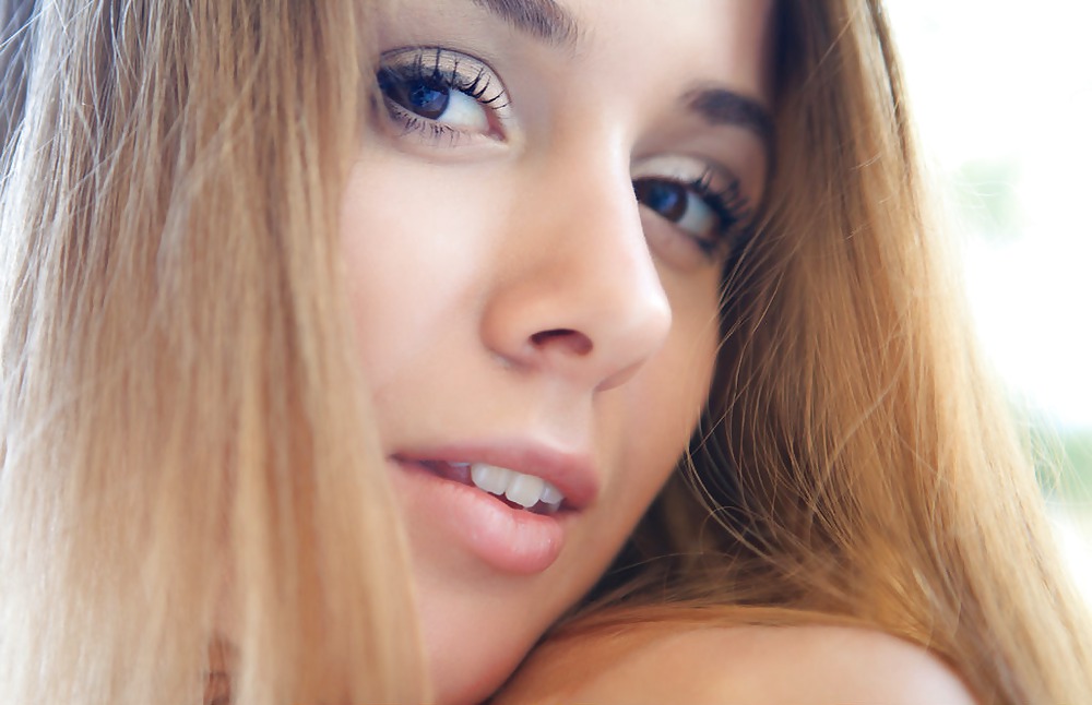 Wunderschöne Gesichter #23642207