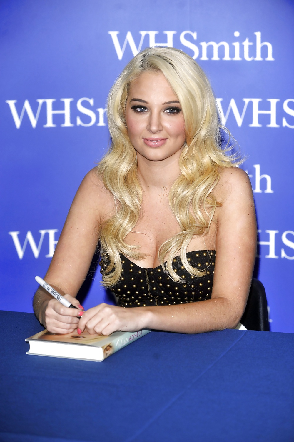 Tulisa contostavlos
 #27202200