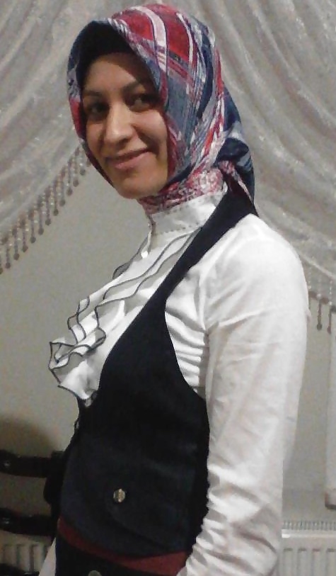 Arab Turc Hijab Turban-porter Assis Persillage Indien #32097903
