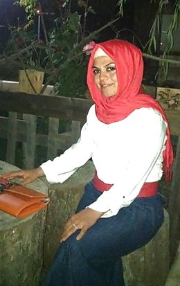 Arab Turc Hijab Turban-porter Assis Persillage Indien #32097910