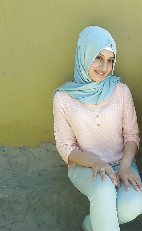 Arab Turc Hijab Turban-porter Assis Persillage Indien #32097933
