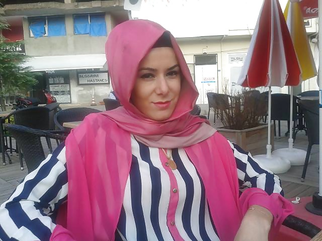 Arab Turc Hijab Turban-porter Assis Persillage Indien #32097936