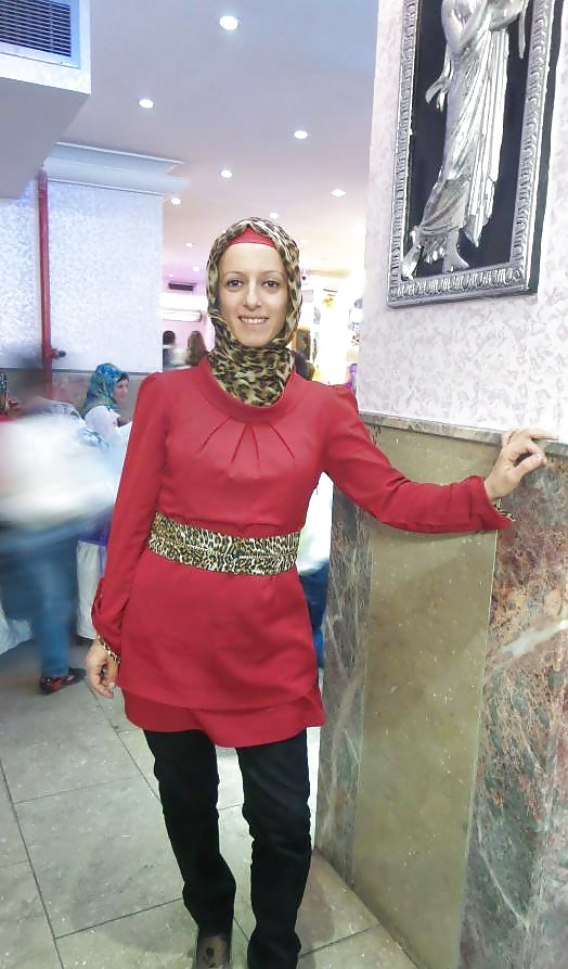 Arab Turc Hijab Turban-porter Assis Persillage Indien #32097941