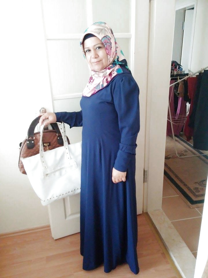 Arab Turc Hijab Turban-porter Assis Persillage Indien #32097947