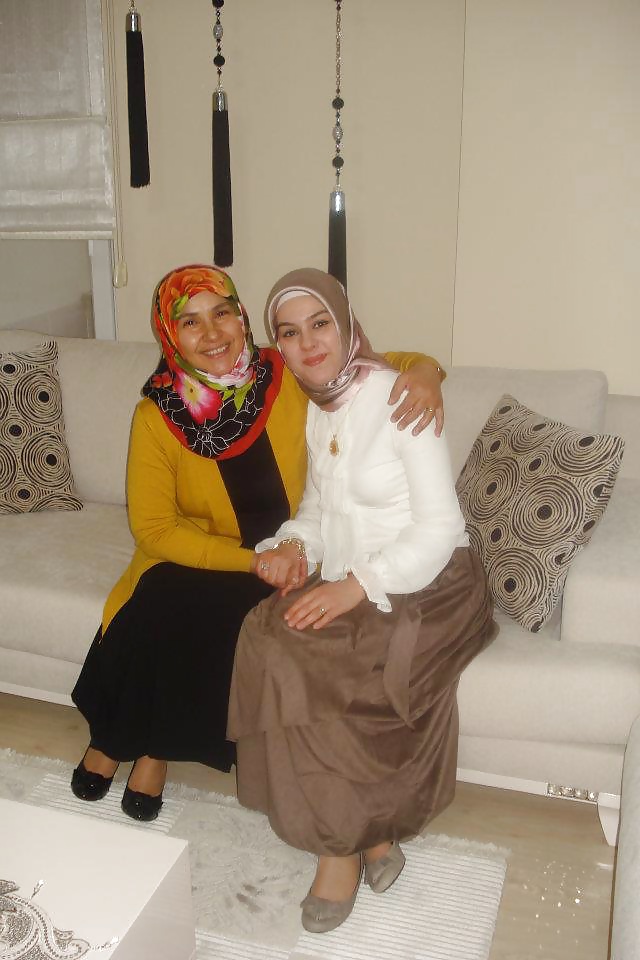 Arab Turc Hijab Turban-porter Assis Persillage Indien #32097952